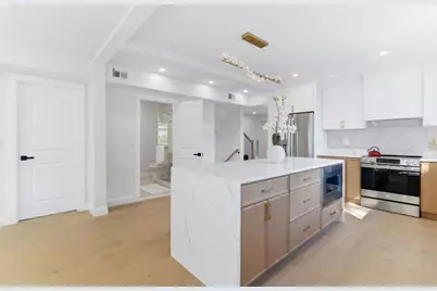 8 Guild St, Medford, MA 02155 - Photo 10