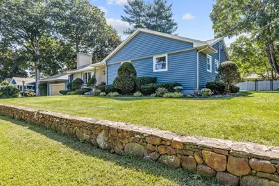 122 Westwood Dr, Whitman, MA 02382 - Photo 4