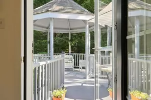 125 Mayflower Ln, Tisbury, MA 02568 - Photo 14