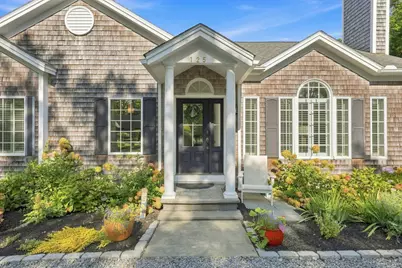 125 Mayflower Ln, Tisbury, MA 02568 - Photo 4