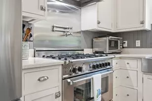 125 Mayflower Ln, Tisbury, MA 02568 - Photo 10