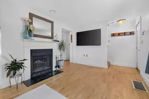 4 Rowells Ct, Amesbury, MA 01913 - Photo 4