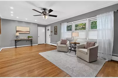 43 Madison St, Amesbury, MA 01913 - Photo 2