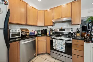53 Myrtle St, Waltham, MA 02453 - Photo 2