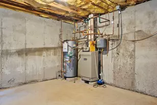 30 Lowell St, Woburn, MA 01801 - Photo 24