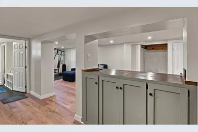 11 Marlboro Rd, Woburn, MA 01801 - Photo 22