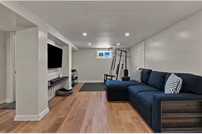 11 Marlboro Rd, Woburn, MA 01801 - Photo 18