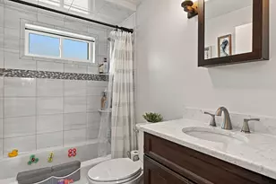 11 Marlboro Rd, Woburn, MA 01801 - Photo 18