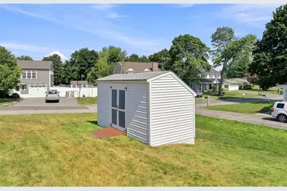 11 Marlboro Rd, Woburn, MA 01801 - Photo 32