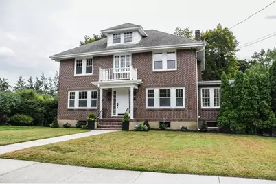 19 Stoneleigh Rd, Watertown, MA 02472 - Photo 2