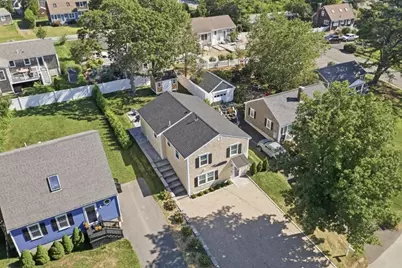 33 Dexter Ave, Sandwich, MA 02563 - Photo 2