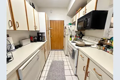 72 Euston Road #104, Boston, MA 02135 - Photo 4