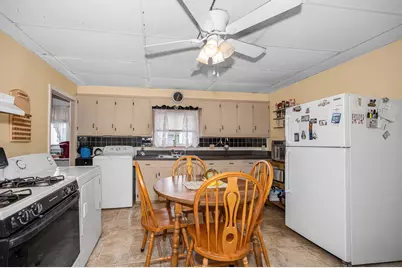 17 Coral St, Lowell, MA 01851 - Photo 12
