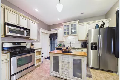65 Milton St, New Bedford, MA 02740 - Photo 10