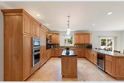 30 Hampden Ave, Burlington, MA 01803 - Photo 6