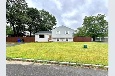 102 Starling Rd, Springfield, MA 01119 - Photo 1