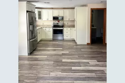 870 Landry Ave #8, North Attleboro, MA 02760 - Photo 2