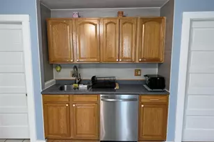 2 Esther St, Worcester, MA 01607 - Photo 14