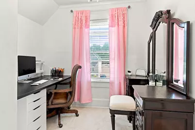 27 Elm St, Ludlow, MA 01056 - Photo 32