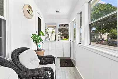 27 Elm St, Ludlow, MA 01056 - Photo 6