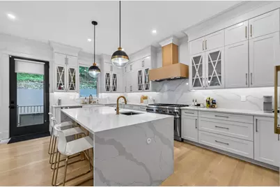 261 Tappan St #1, Brookline, MA 02445 - Photo 2