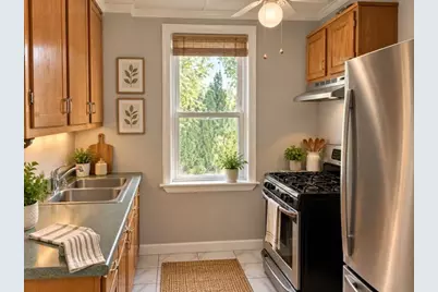 574 King St #Unit 1, Fall River, MA 02724 - Photo 2