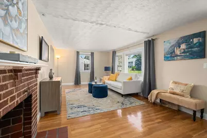 46 Norwich Circle, Medford, MA 02155 - Photo 2