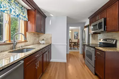 46 Norwich Circle, Medford, MA 02155 - Photo 8