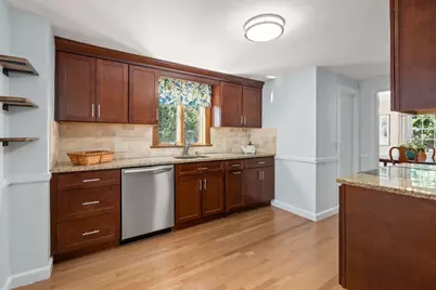 46 Norwich Circle, Medford, MA 02155 - Photo 6