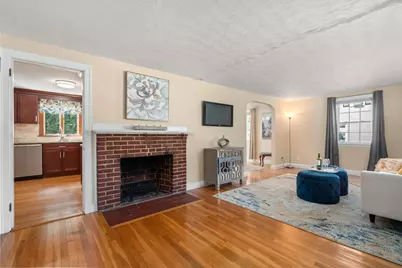 46 Norwich Circle, Medford, MA 02155 - Photo 4