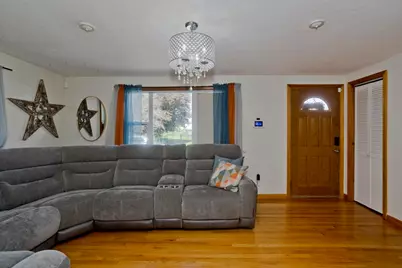 115 Blanchwood Ave, Chicopee, MA 01013 - Photo 8