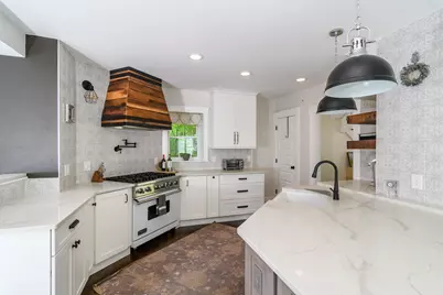 56 Curve Street, Wellesley, MA 02482 - Photo 4