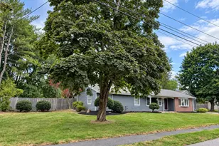 24 Wedgemere Rd, Beverly, MA 01915 - Photo 2