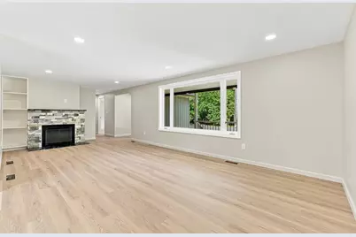 110 Mountain View St, South Hadley, MA 01075 - Photo 10