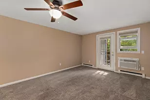 106 Heritage Dr, Northbridge, MA 01588 - Photo 2