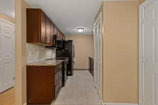106 Heritage Dr, Northbridge, MA 01588 - Photo 10