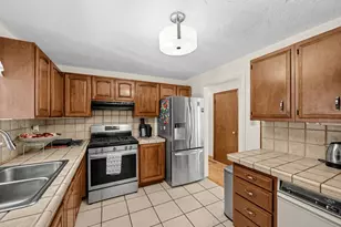 7 Balsam Dr, Townsend, MA 01469 - Photo 2