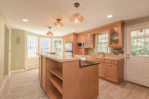 133 Walnut Plain Rd, Rochester, MA 02770 - Photo 8