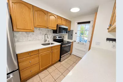 60 Lake Street #J, Winchester, MA 01890 - Photo 2