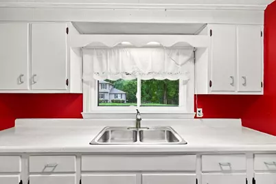 36 Silver Lake Dr, Agawam, MA 01001 - Photo 6