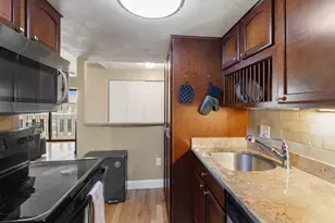390 Broadway, Somerville, MA 02145 - Photo 10