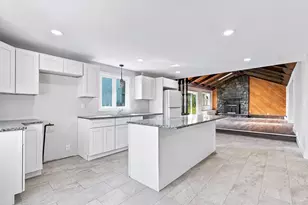133 State St, New Bedford, MA 02740 - Photo 2