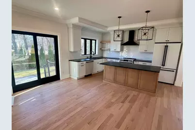10 Webber Avenue #202, Bedford, MA 01730 - Photo 2