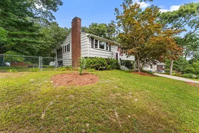 35 Donna Rd, Holliston, MA 01746 - Photo 2