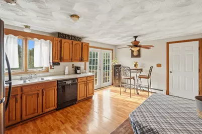 4 Henry Marsh Rd #B, Oxford, MA 01540 - Photo 4