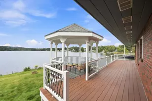 29 Lakeshore Dr, Wales, MA 01081 - Photo 14