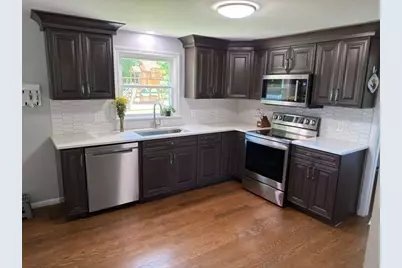 91 Pleasant St, Northborough, MA 01532 - Photo 4