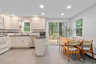 41 Old Stagecoach Rd, Bedford, MA 01730 - Photo 10