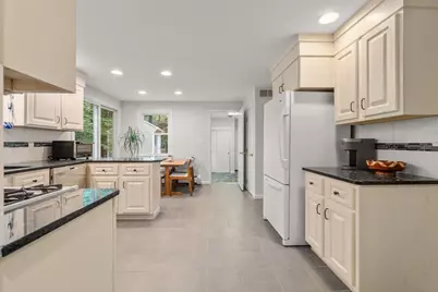 41 Old Stagecoach Rd, Bedford, MA 01730 - Photo 12