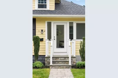 37 Lynde Ave, Melrose, MA 02176 - Photo 2